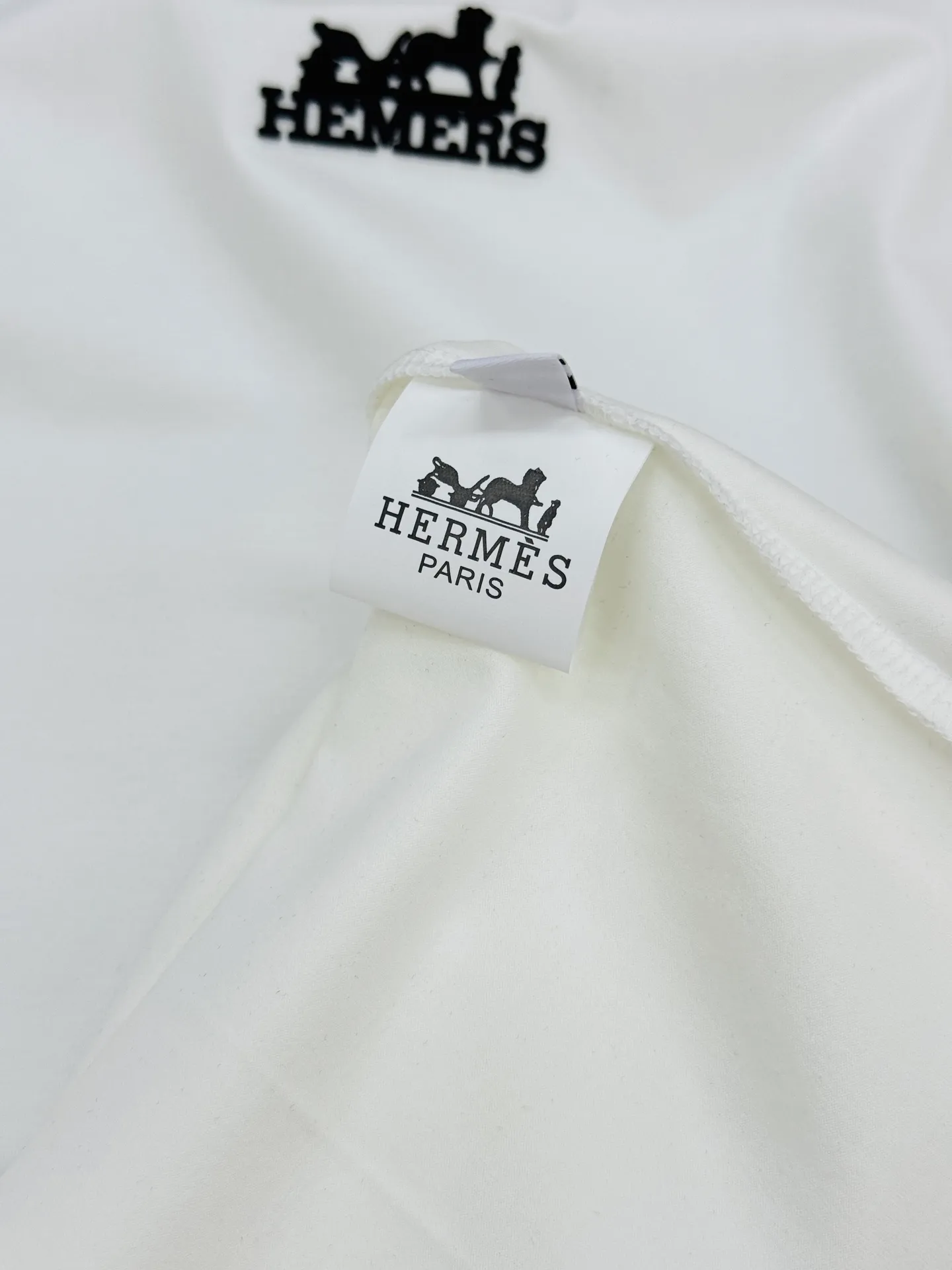 ⚜️HERMES 26s New Arrival New Arrival . ！ Classic ， ， ， ....... 190g ， .... ， ！ ：Black.White.Dark Blue. .Sizes：M-3XL ❗️（S 4XL ）175/145 XL